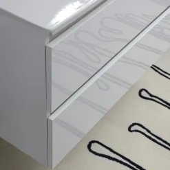 Badmöbel-Set aus Spiegel mit Lampe, Unterschrank und Keramik-Waschtisch mit Ablagefläche | Benaco