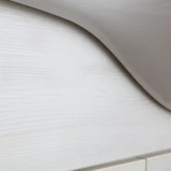 Breites 106 cm Badmöbelset mit Türen und Füßen, Waschbecken, Spiegel mit Hängeschrank und LED | Rimini