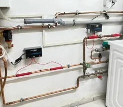 Entkalkungssystem Impuls Home 32. Impuls-Entkalker bis 1-¼ Zoll oder 32 mm Rohrdurchmesser und max. Durchfluss von 1,8 m³/h