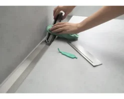 Fertigset Duschrinne hansgrohe RainDrain Flex 700 mm kürzbar edelstahl gebürstet Wandmontage 56050800 ohne Grundkörper
