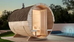 FinnTherm Fasssauna Carrie Fasssauna 2 Sitzbänke aus Holz, Sauna mit 42 mm Wandstärke, Außensauna mit Montagematerial, Naturbelassen