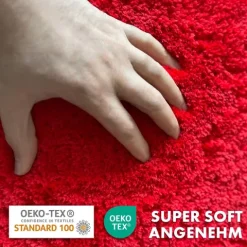FLOORDIREKT Badematte Sky - Flauschiger Badvorleger mit dichtem Flor - Eckig - Beerenrot - 80 x 150 cm