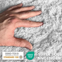 FLOORDIREKT Badematte Sky - Flauschiger Badvorleger mit dichtem Flor - Eckig - Weiß - 50 x 60 cm