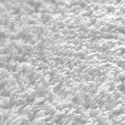 FLOORDIREKT Badematte Sky - Flauschiger Badvorleger mit dichtem Flor - Eckig - Weiß - 50 x 60 cm