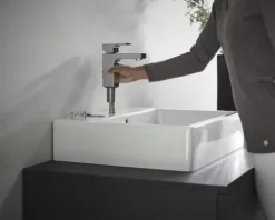 hansgrohe Waschtischarmatur VERNIS SHAPE 100 CoolStart chrom mit Zugstangen-Ablaufgarnitur 71594000