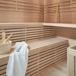 Home Deluxe - Traditionelle Sauna - Skyline XL Big - 200 x 200 x 210 cm - für 2-6 Personen, Hemlocktanne, inkl. Saunaofen, Saunazubehör I Dampfsauna Aufgusssauna Finnische Sauna Bio Sauna