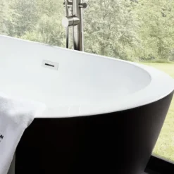 Home Deluxe - freistehende Badewanne - Design Badewanne freistehend Codo Schwarz - Maße: ca. 170 x 80 x 58 cm - Füllmenge: 204 Liter - Inkl. komplettem Zubehör