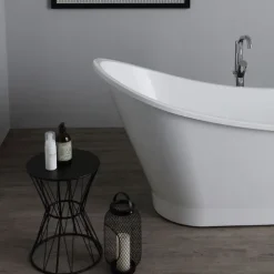 Kleine freistehende Badewanne im klassischen Stil | Arisa
