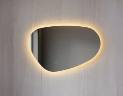 Spiegel - Organische Form - LED Beleuchtung und Anti-Beschlag, 140x75 cm